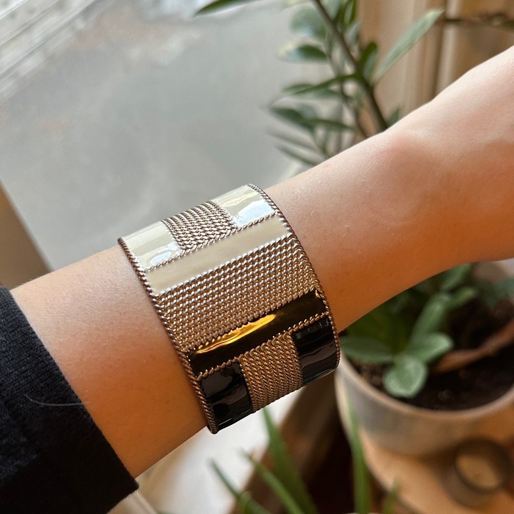 Elegant chunky bracelet